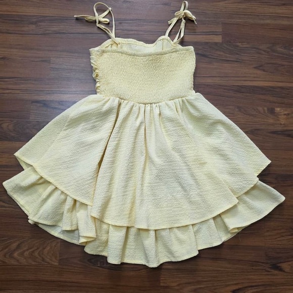 Charming Yellow Kids Dress - Picture 1 of 2
